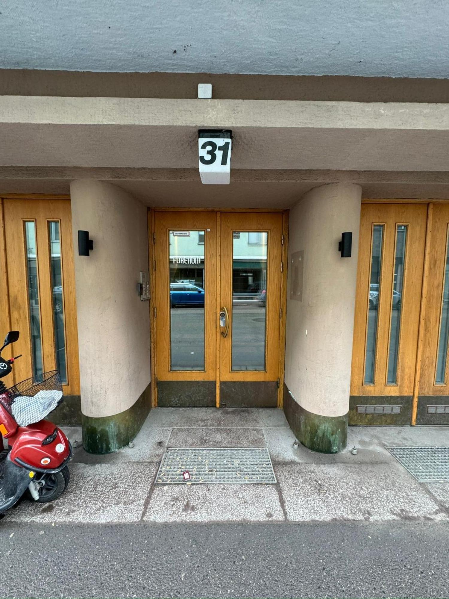 Kotimaailma Apartments Kamppi - Studio For 2 Хелзинки Екстериор снимка